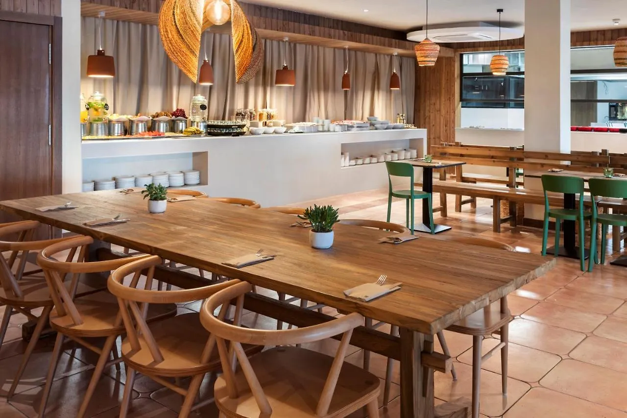 **** Szálloda Innside By Melia Wave Calvia Magaluf Spanyolország
