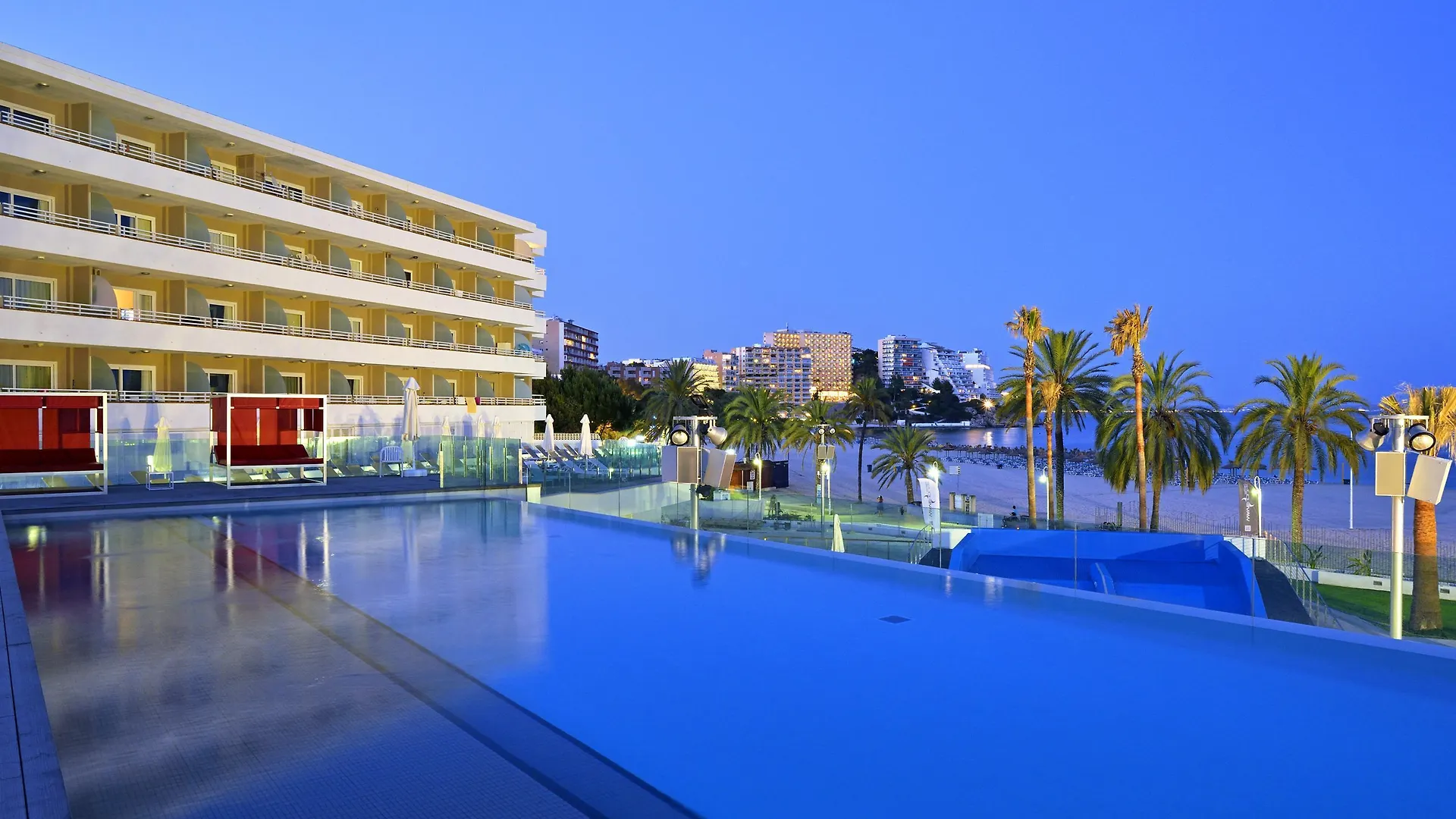 **** Szálloda Innside By Melia Wave Calvia Magaluf Spanyolország