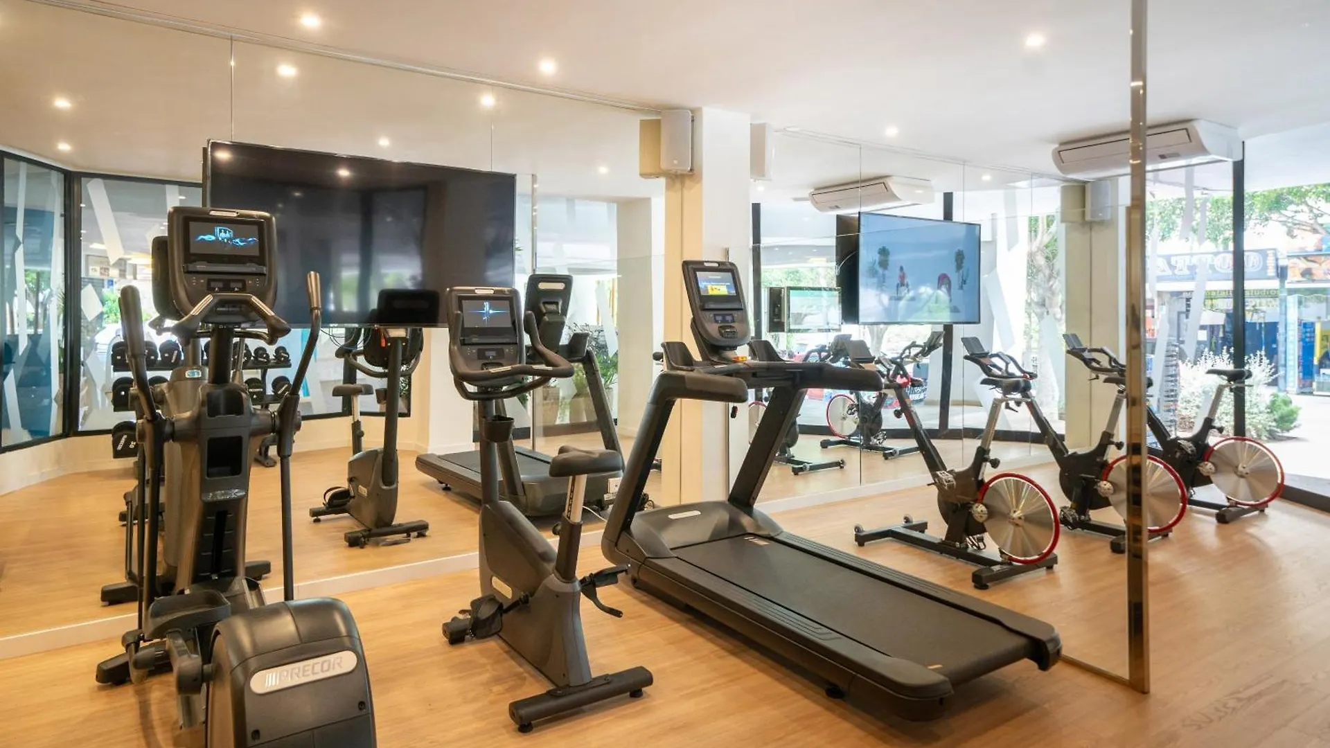 **** Szálloda Innside By Melia Wave Calvia Magaluf Spanyolország